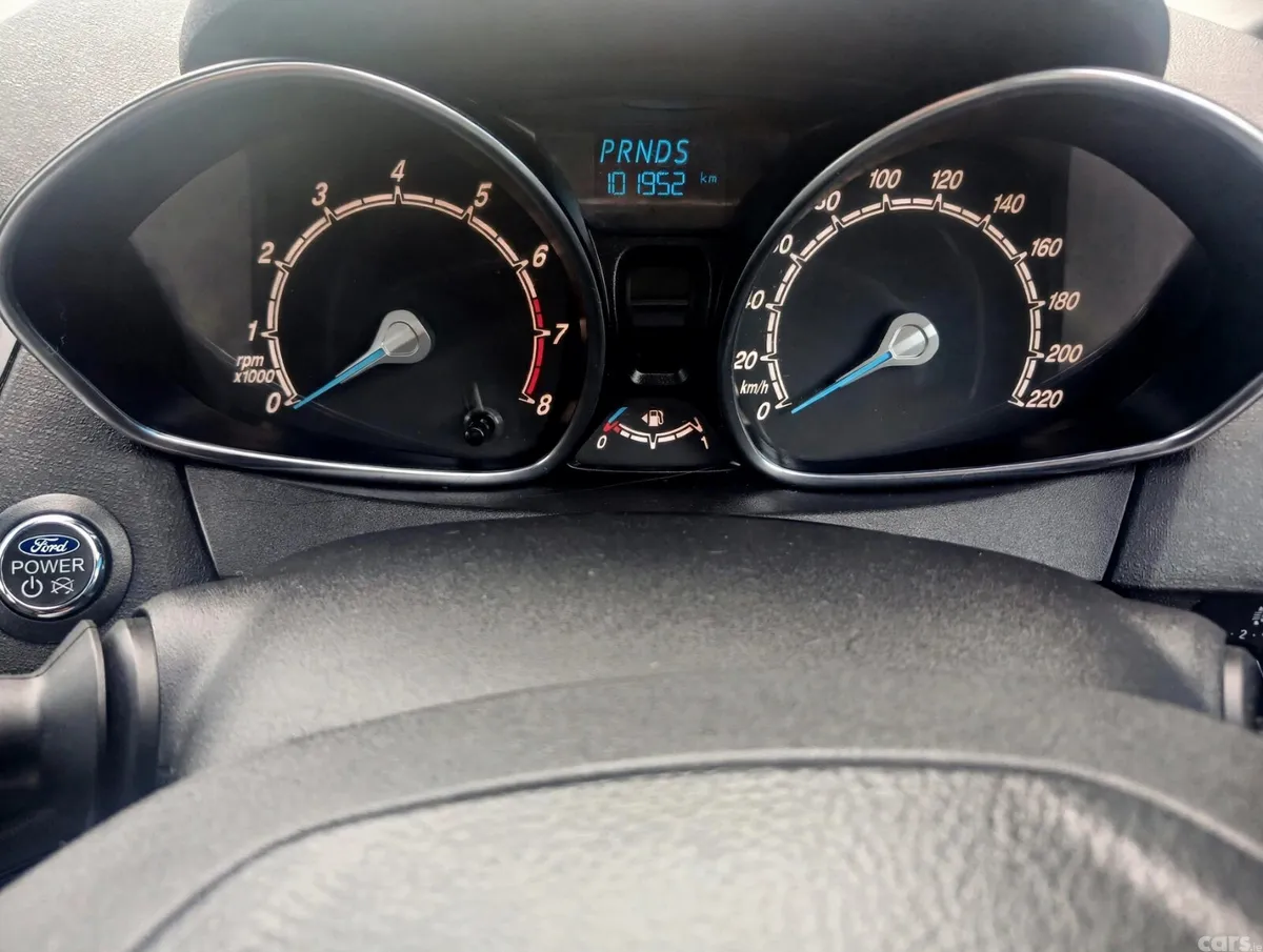 Ford Fiesta Hatchback, Petrol, 2015, Red