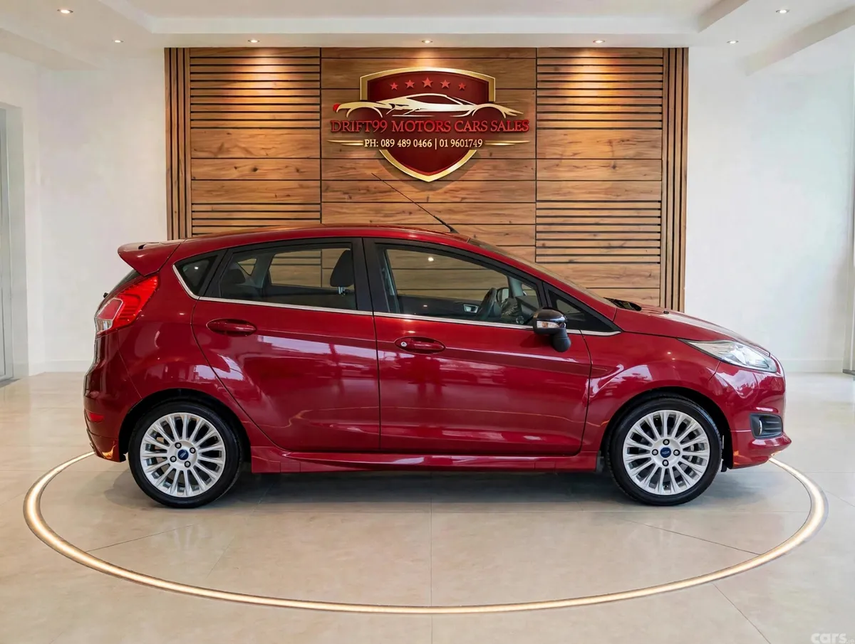 Ford Fiesta Hatchback, Petrol, 2015, Red