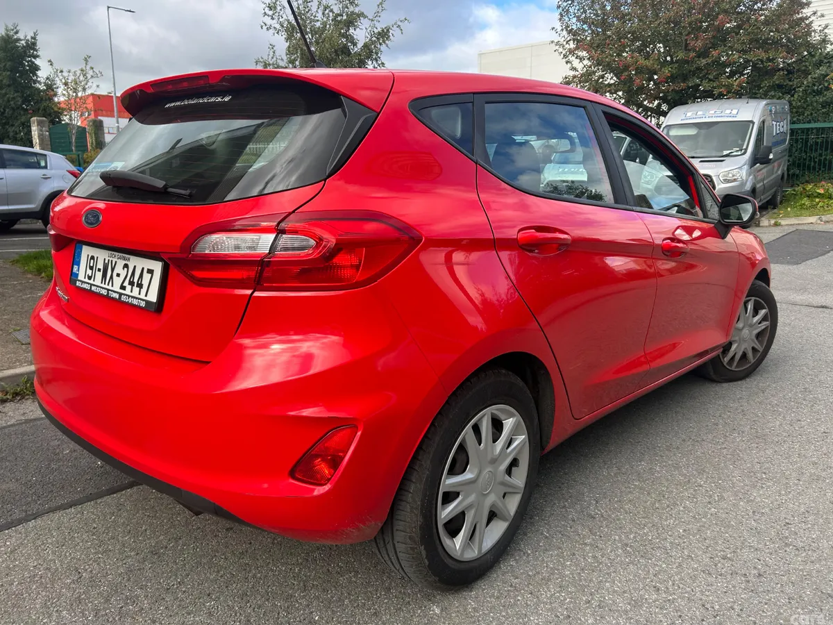 Ford Fiesta Hatchback, Petrol, 2019, Red