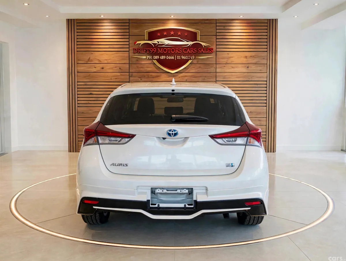 Toyota Auris Hatchback, Petrol Hybrid, 2018, White