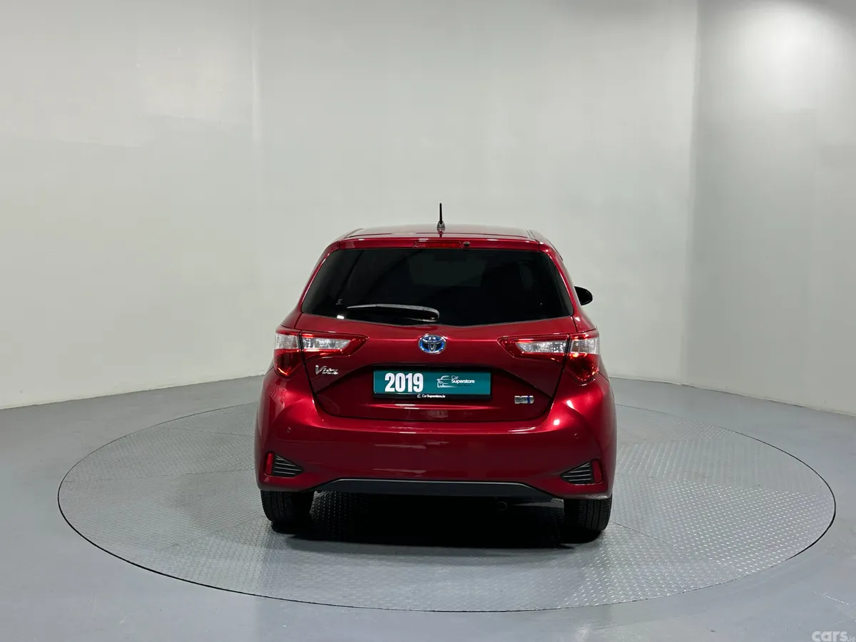 Toyota Yaris Hatchback, Petrol Hybrid, 2019, Red