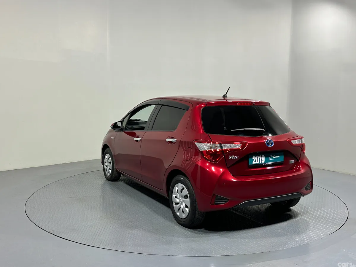 Toyota Yaris Hatchback, Petrol Hybrid, 2019, Red