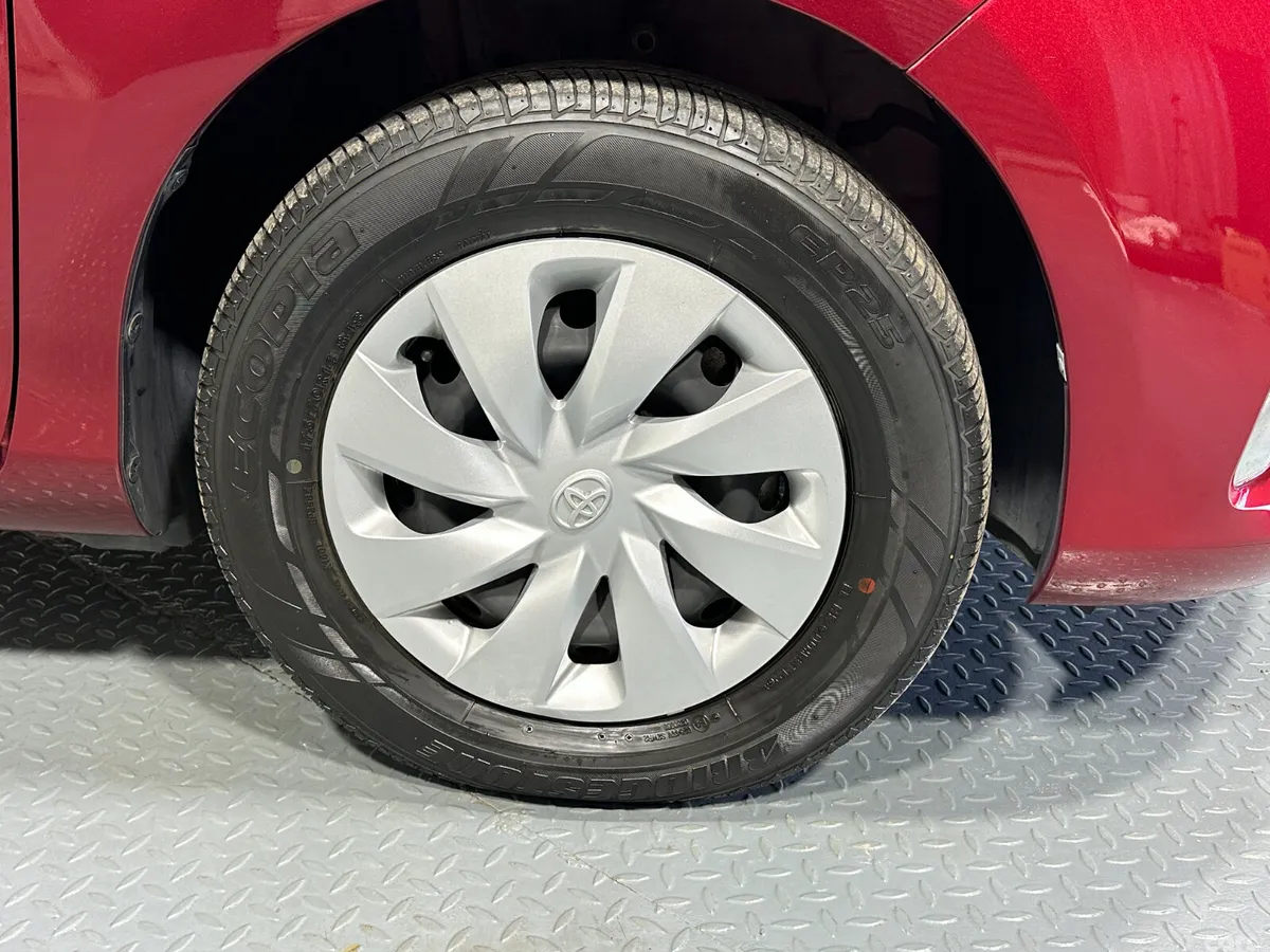 Toyota Yaris Hatchback, Petrol Hybrid, 2019, Red