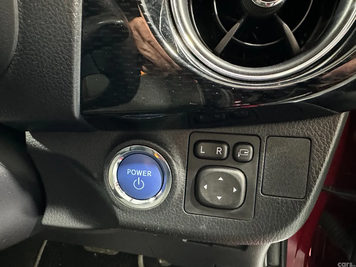 Toyota Yaris Hatchback, Petrol Hybrid, 2019, Red