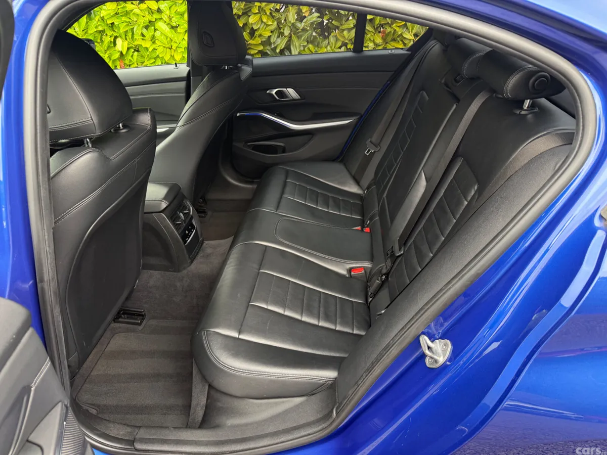 BMW 3-Series Saloon, Diesel, 2019, Blue