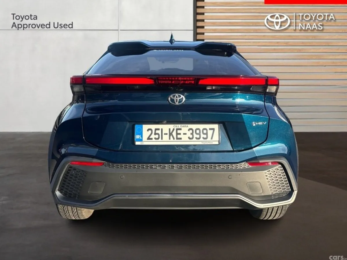 Toyota C-HR SUV, Petrol Hybrid, 2025, Blue
