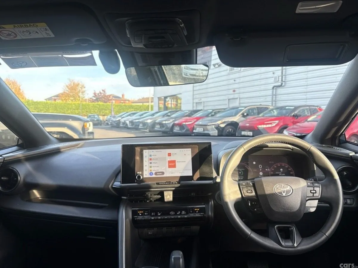 Toyota C-HR SUV, Petrol Hybrid, 2025, Blue