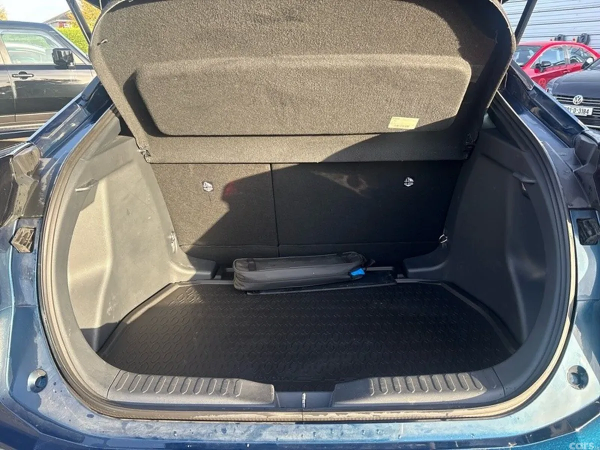 Toyota C-HR SUV, Petrol Hybrid, 2025, Blue