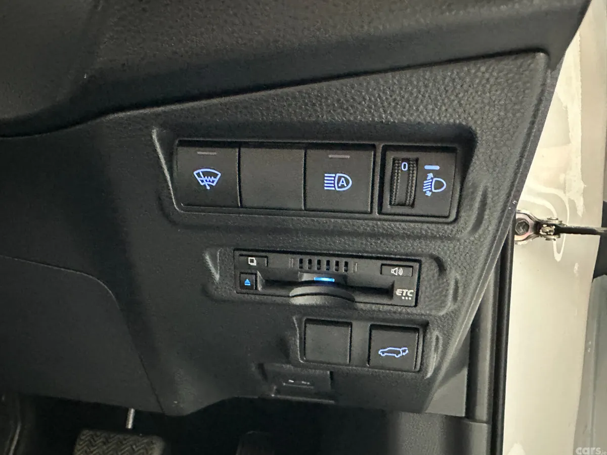 Toyota Corolla Cross SUV, Petrol Hybrid, 2023, White