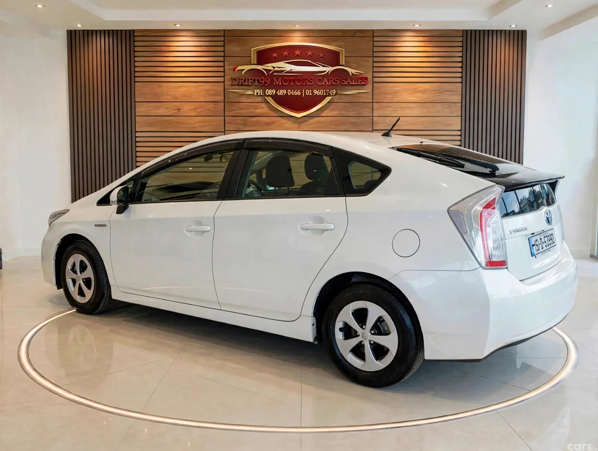 Toyota Prius Hatchback, Petrol Hybrid, 2015, White