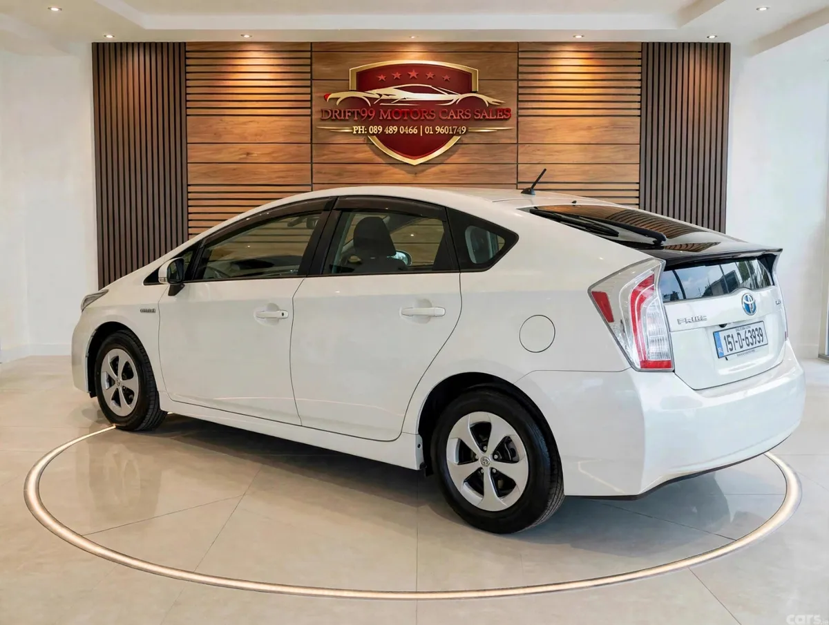 Toyota Prius Hatchback, Petrol Hybrid, 2015, White