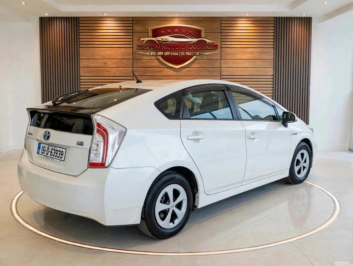 Toyota Prius Hatchback, Petrol Hybrid, 2015, White