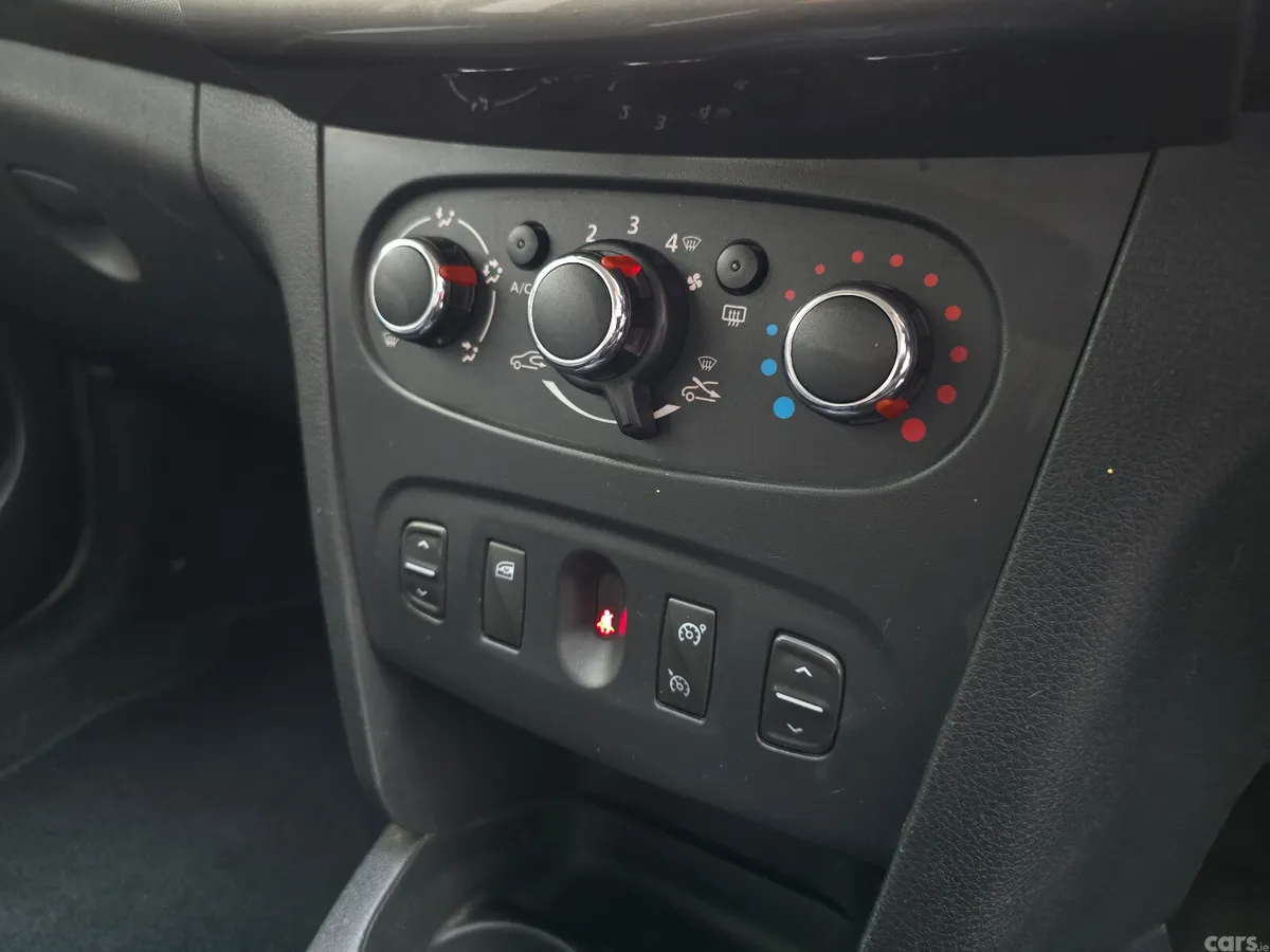 Dacia Sandero Stepway Hatchback, Diesel, 2015, Blue