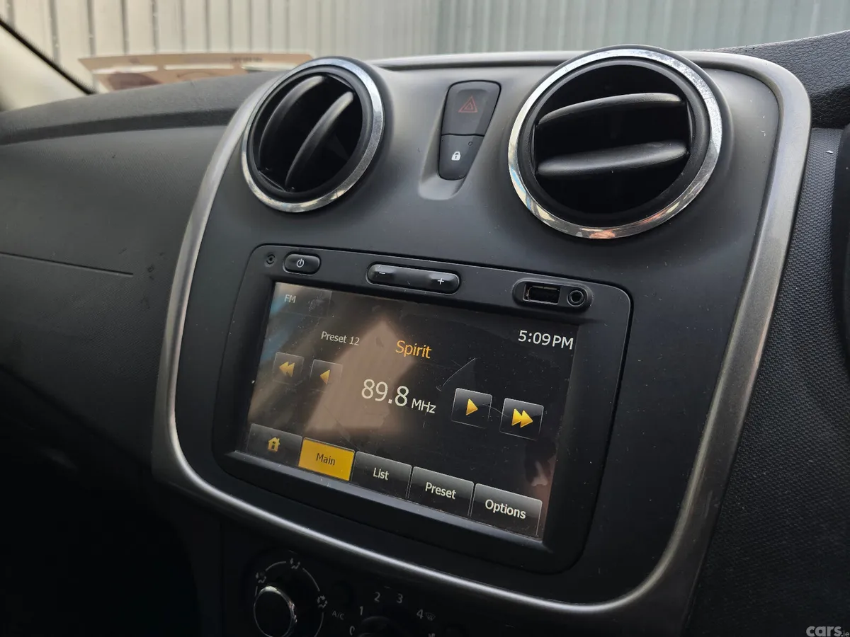 Dacia Sandero Stepway Hatchback, Diesel, 2015, Blue