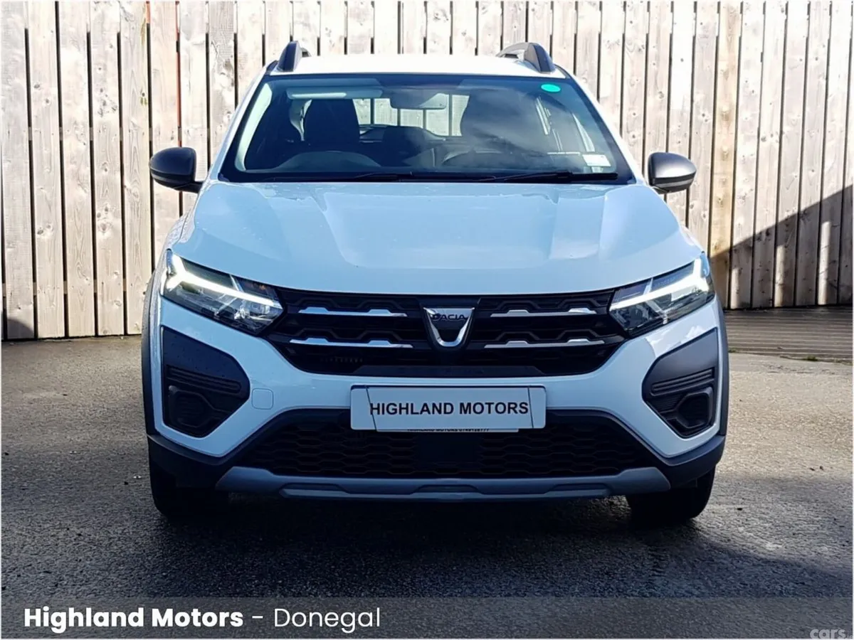 Dacia Sandero Stepway Hatchback, Petrol, 2022, White