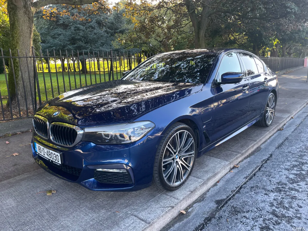 BMW 5-Series Saloon, Petrol Plug-in Hybrid, 2018, Blue