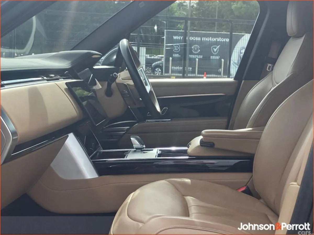 Land Rover Range Rover SUV, Petrol Plug-in Hybrid, 2024, Black