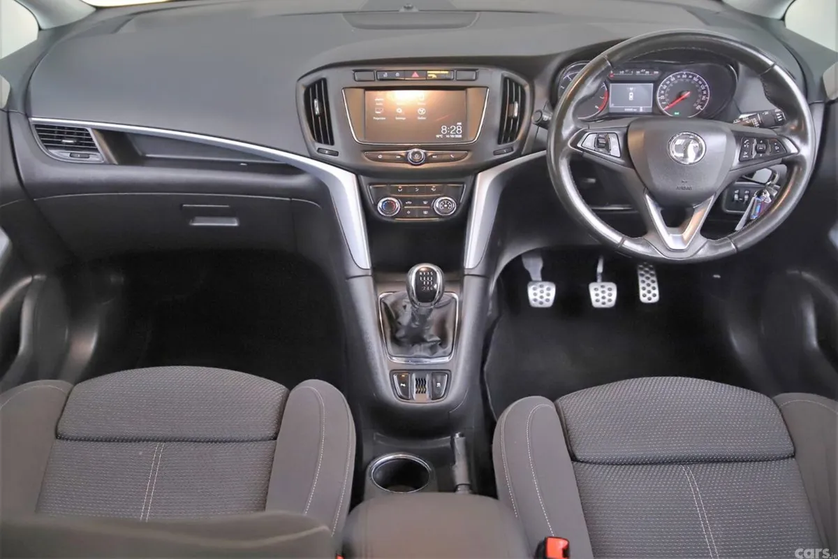 Vauxhall Zafira MPV, Petrol, 2017, Blue