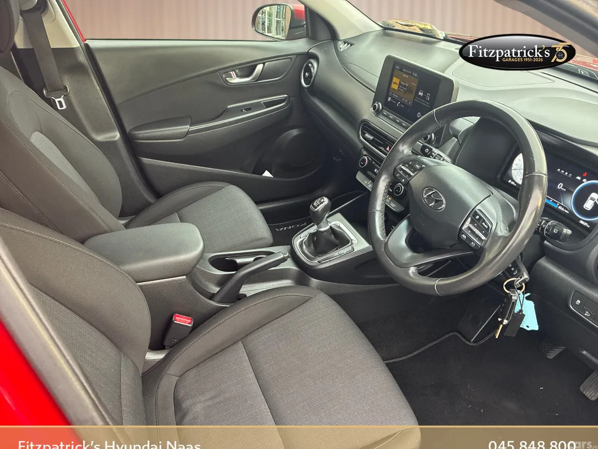 Hyundai KONA MPV, Petrol, 2022, Red