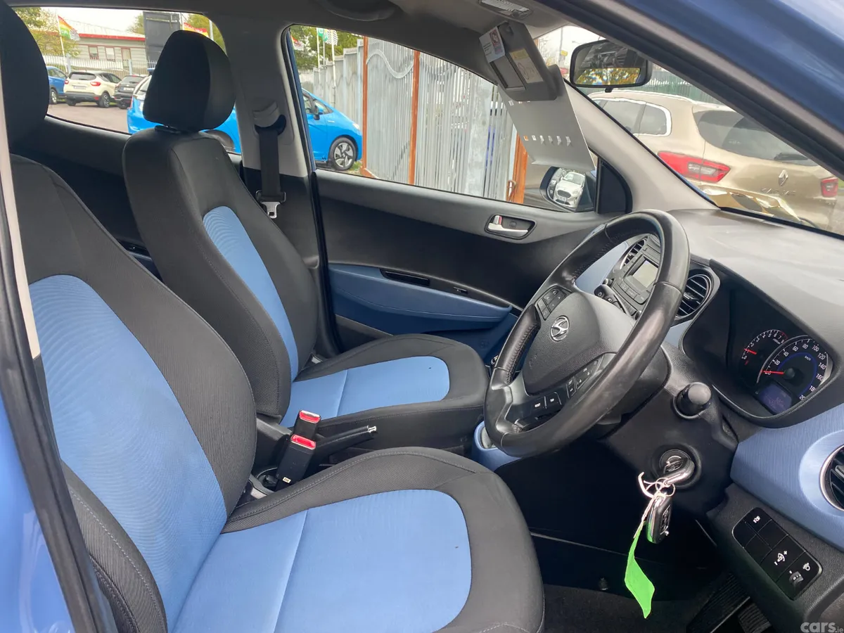 Hyundai i10 Hatchback, Petrol, 2018, Blue