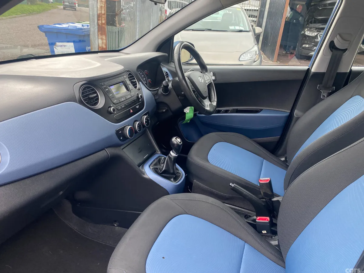 Hyundai i10 Hatchback, Petrol, 2018, Blue