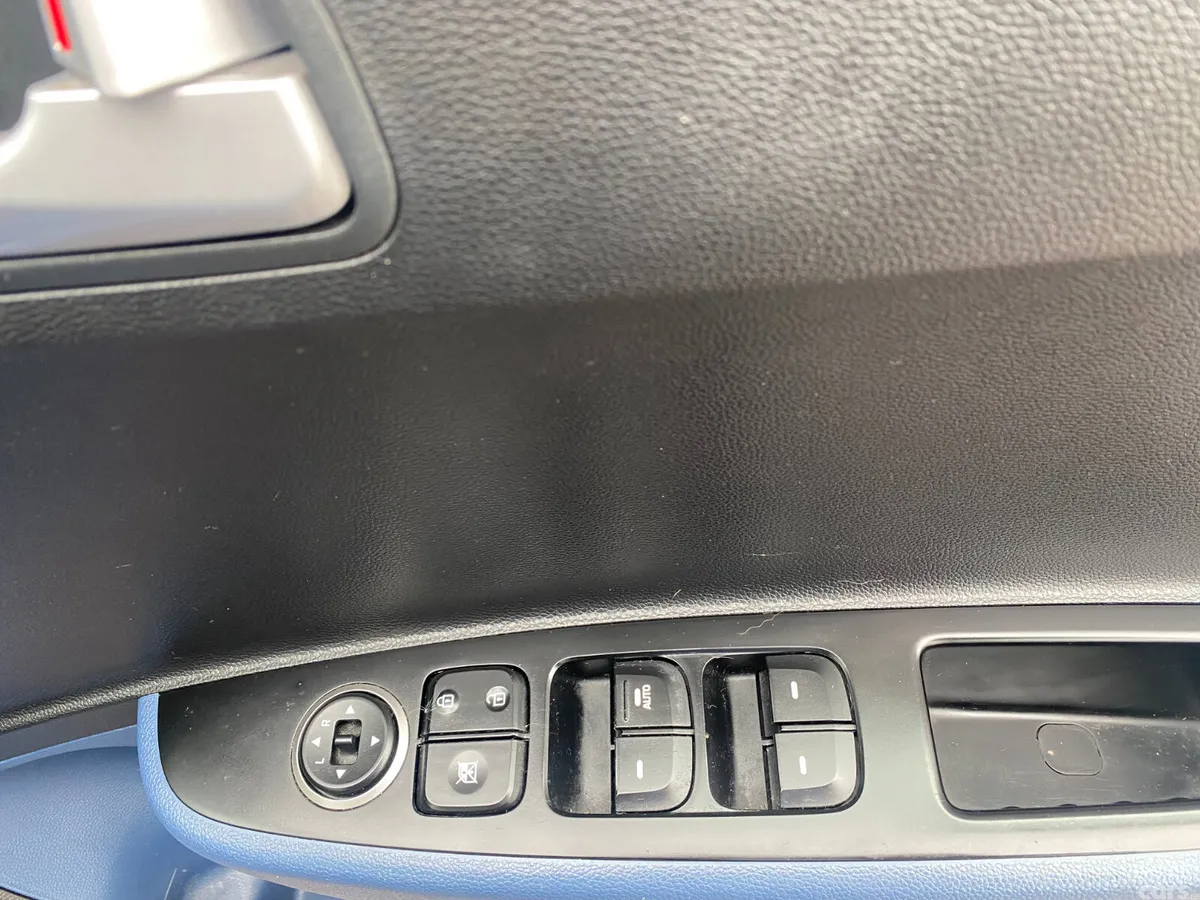 Hyundai i10 Hatchback, Petrol, 2018, Blue