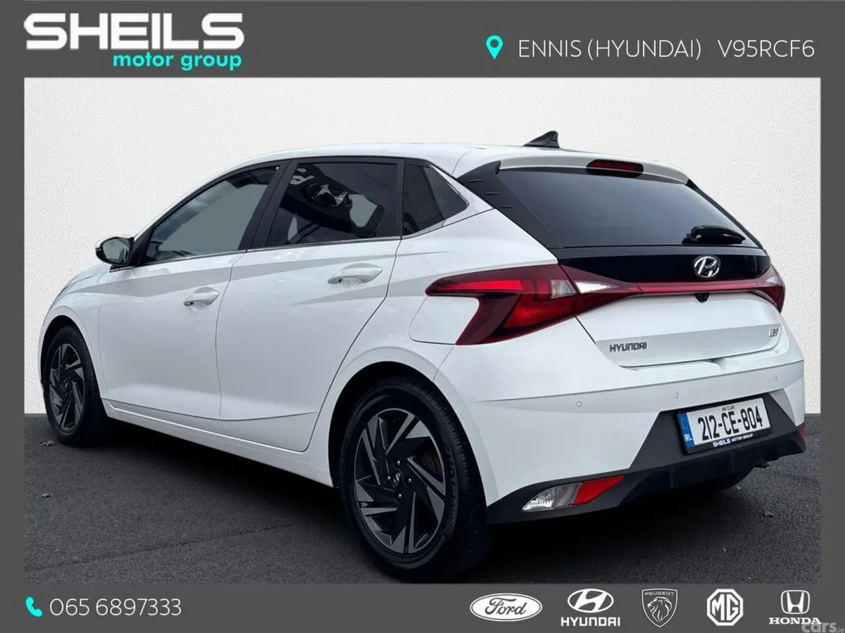 Hyundai i20 Hatchback, Petrol, 2021, White