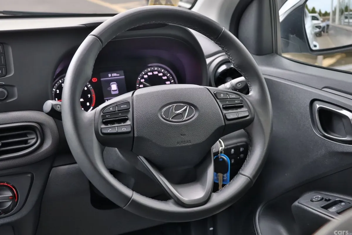 Hyundai i10 Hatchback, Petrol, 2021, Blue