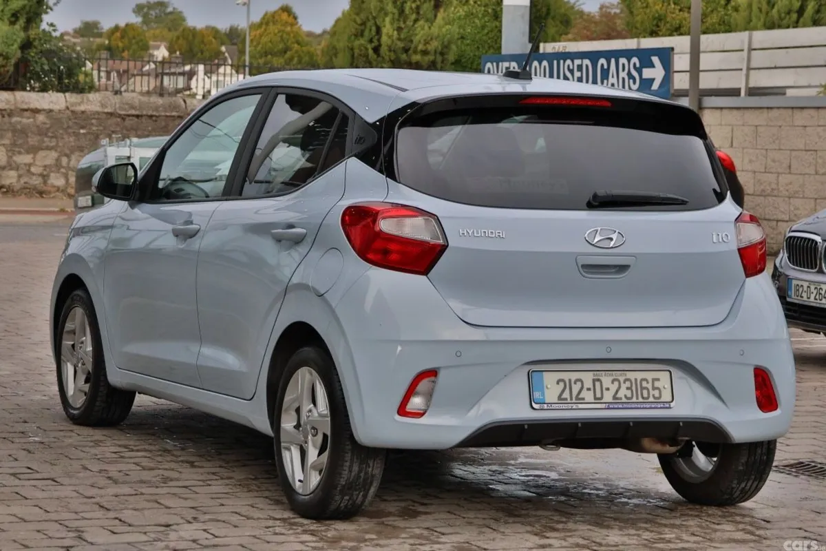 Hyundai i10 Hatchback, Petrol, 2021, Blue