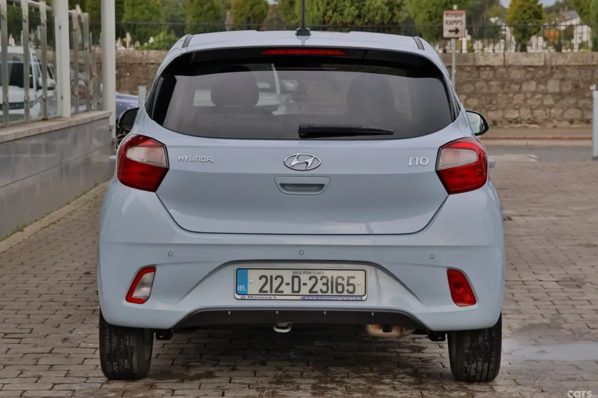 Hyundai i10 Hatchback, Petrol, 2021, Blue