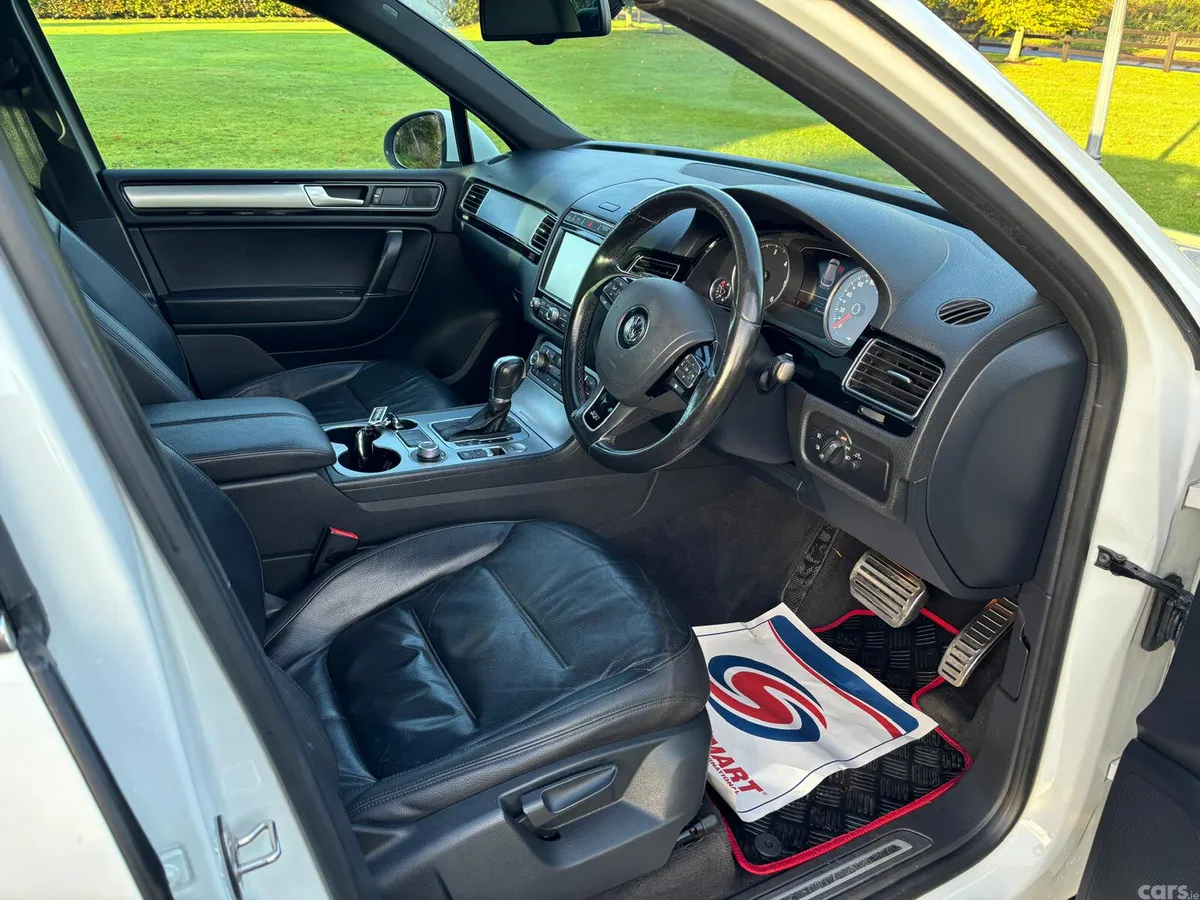 Volkswagen Touareg SUV, Diesel, 2015, White