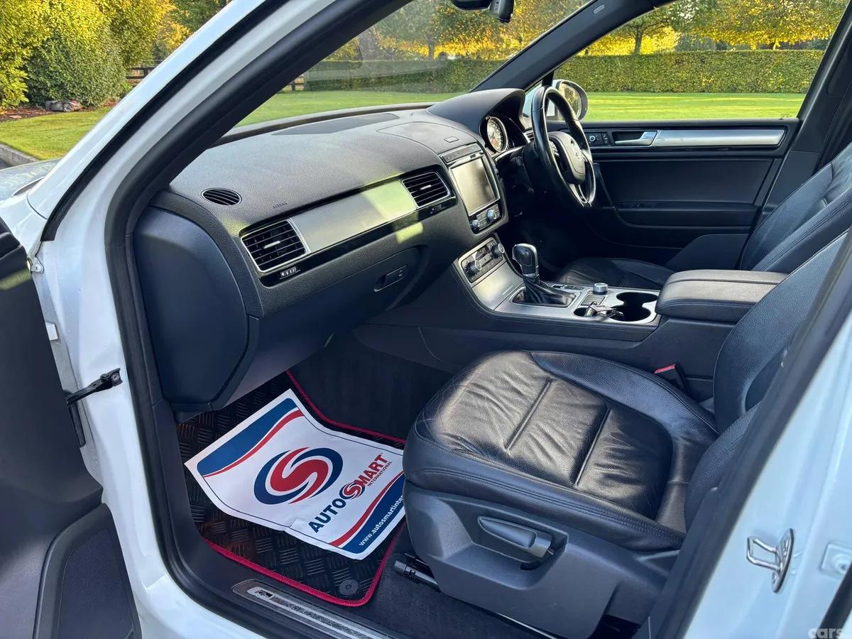 Volkswagen Touareg SUV, Diesel, 2015, White