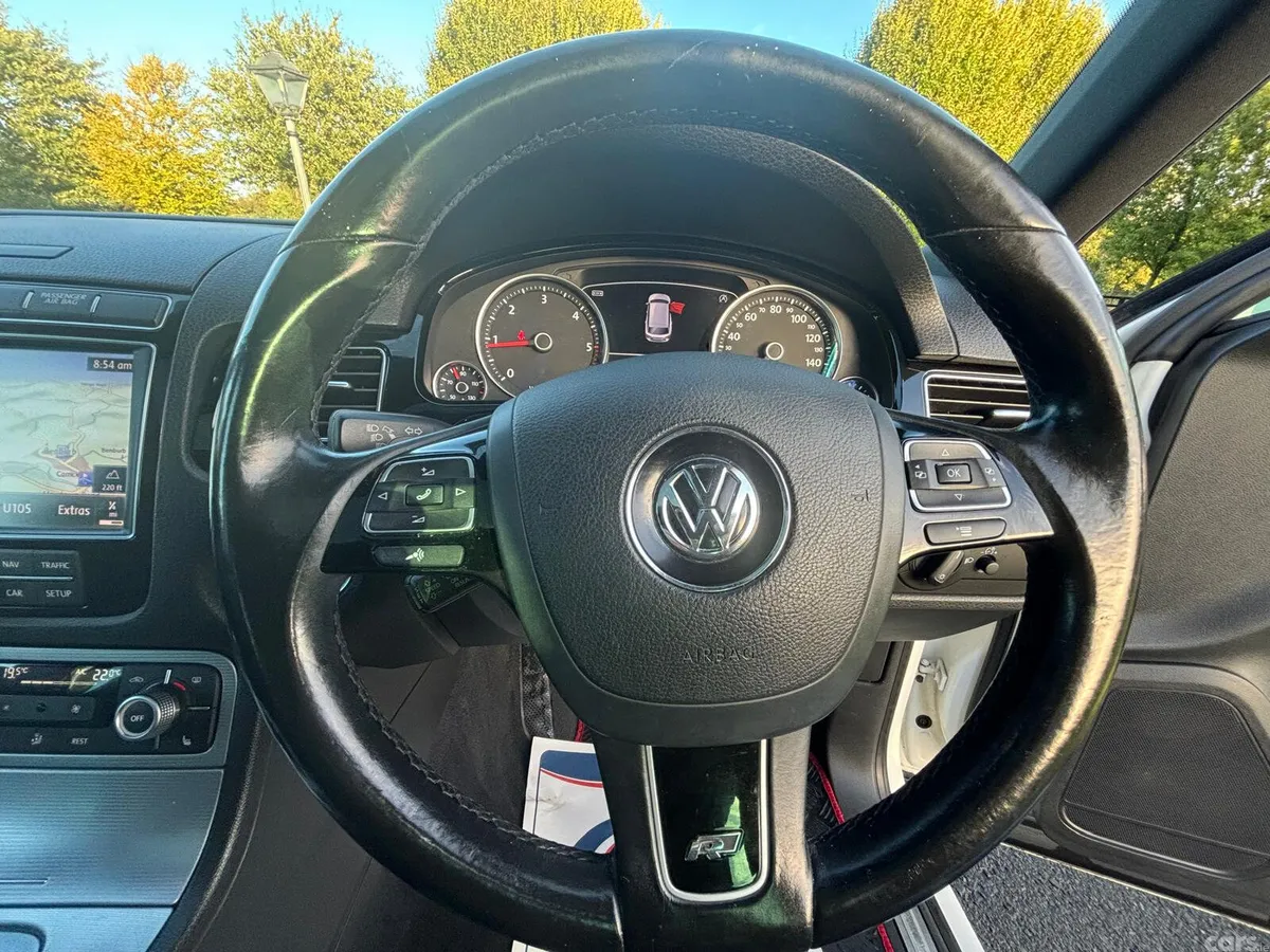 Volkswagen Touareg SUV, Diesel, 2015, White