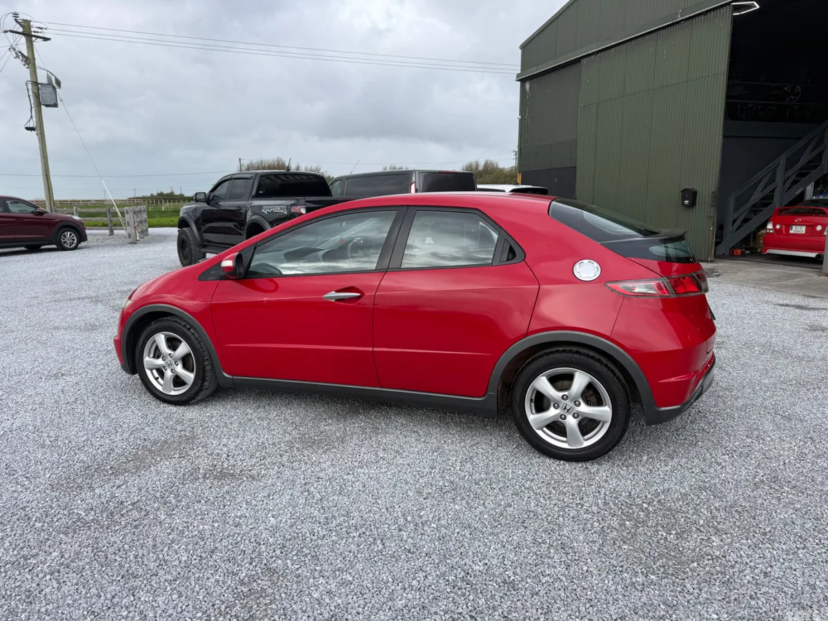 Honda Civic Hatchback, Petrol, 2011, Red