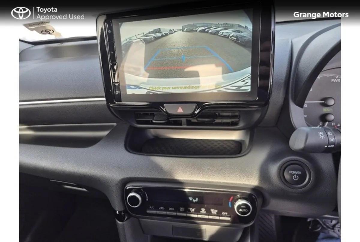 Toyota Yaris Hatchback, Petrol Hybrid, 2024, Silver