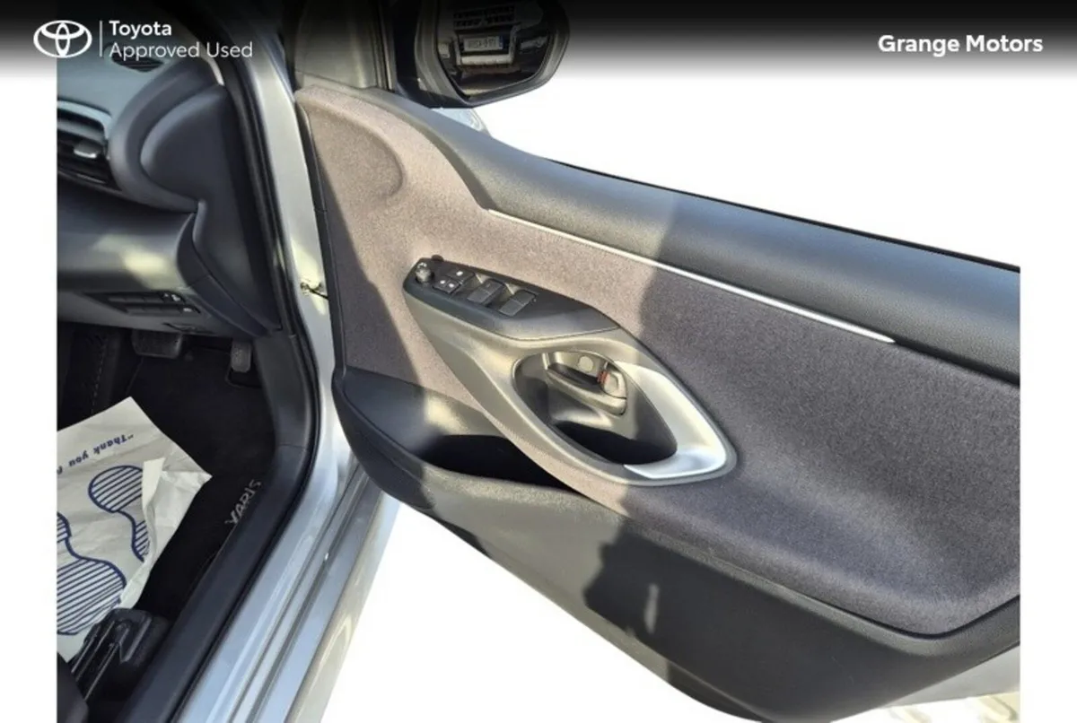 Toyota Yaris Hatchback, Petrol Hybrid, 2024, Silver
