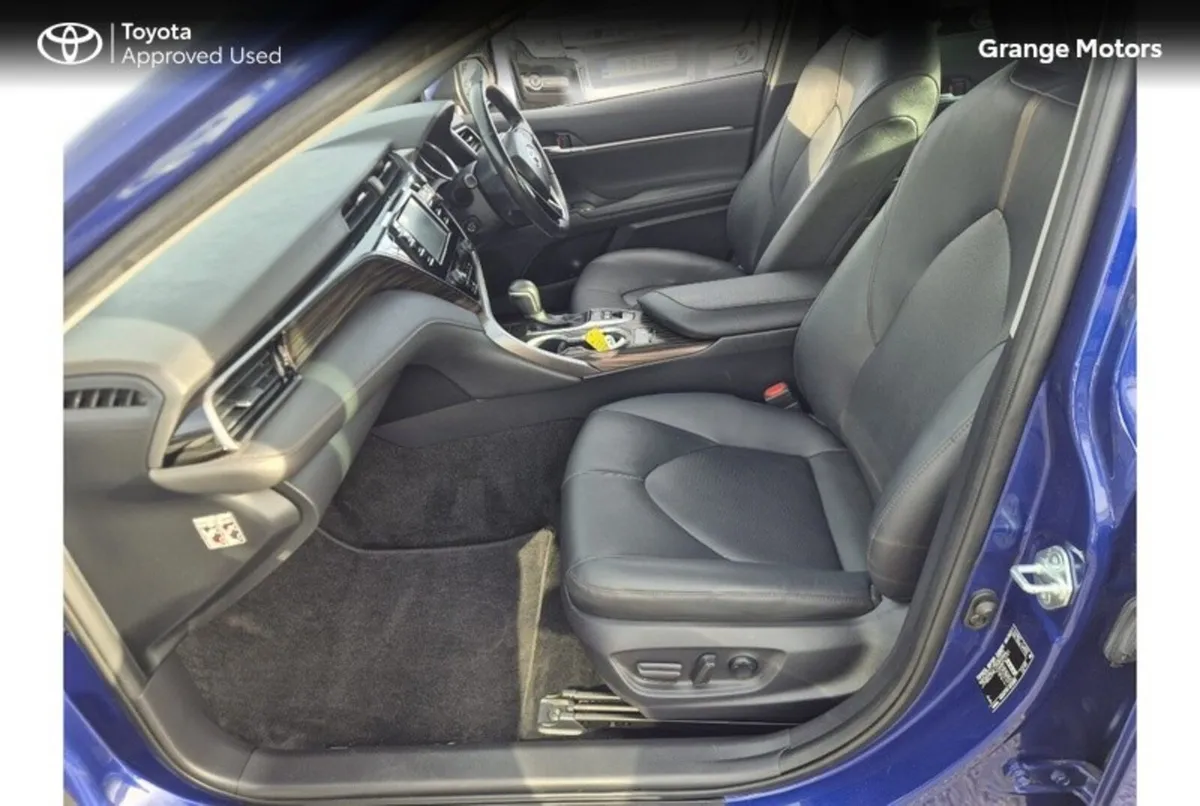 Toyota Camry Saloon, Petrol Hybrid, 2019, Blue