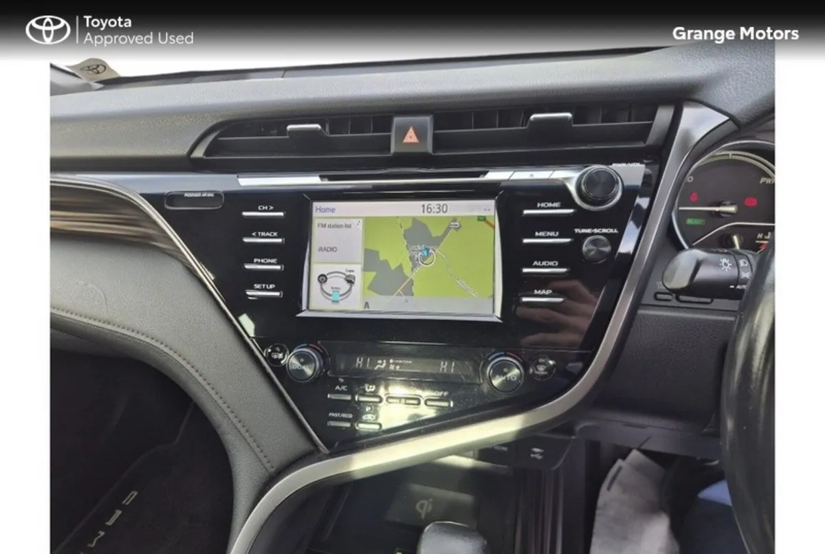 Toyota Camry Saloon, Petrol Hybrid, 2019, Blue