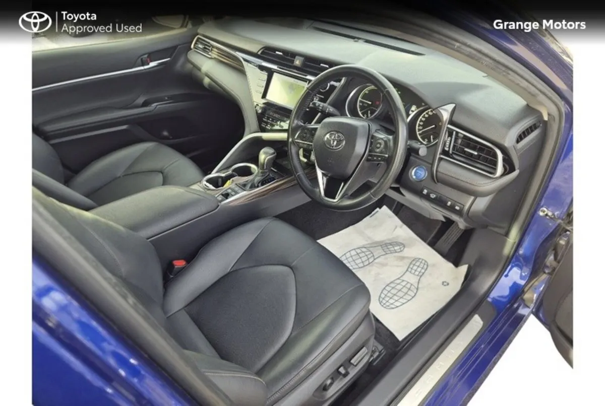 Toyota Camry Saloon, Petrol Hybrid, 2019, Blue