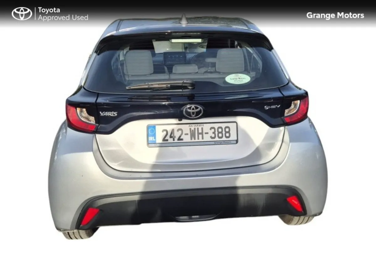 Toyota Yaris Hatchback, Petrol Hybrid, 2024, Silver