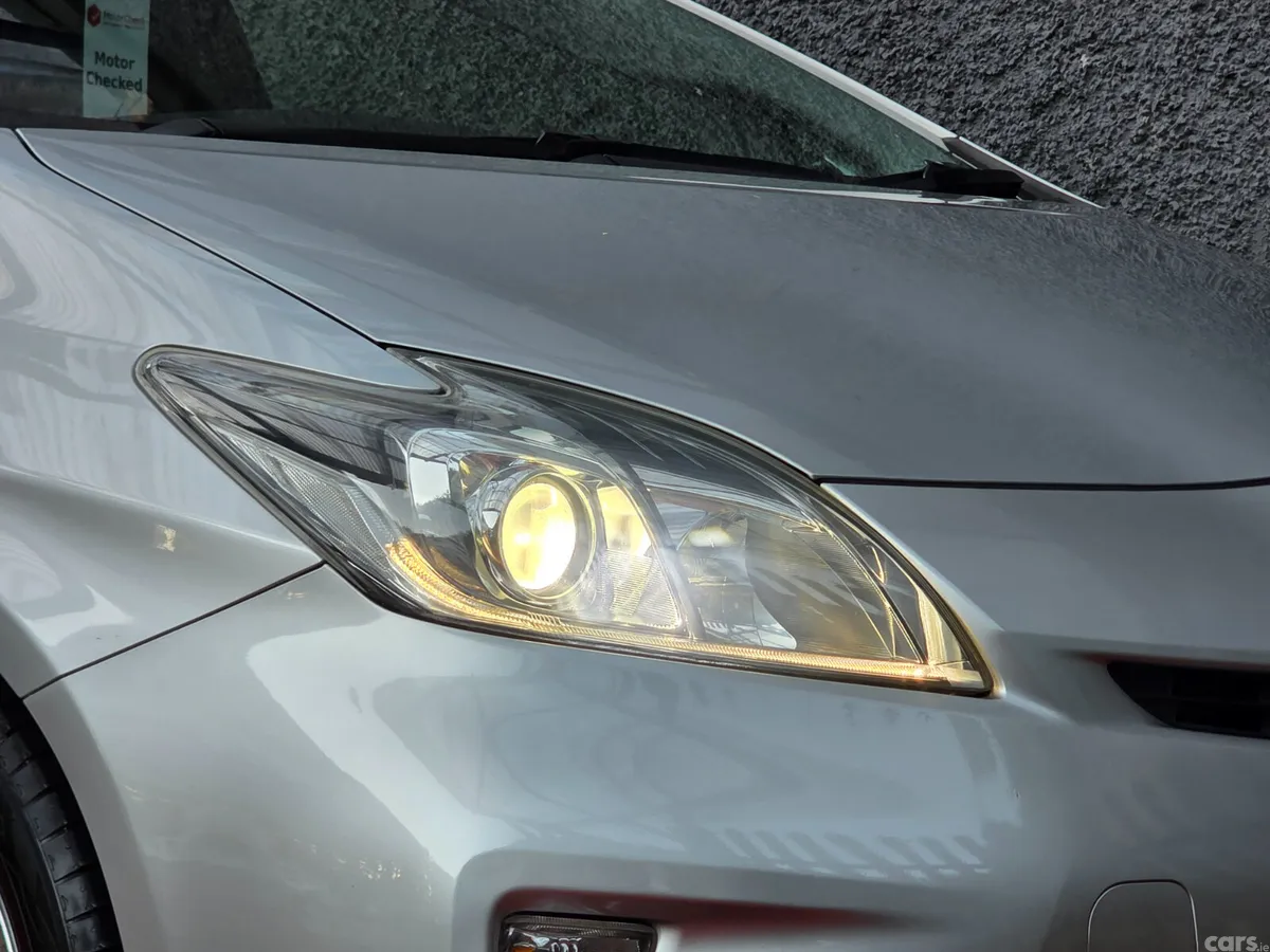 Toyota Prius Hatchback, Petrol Hybrid, 2015, Silver