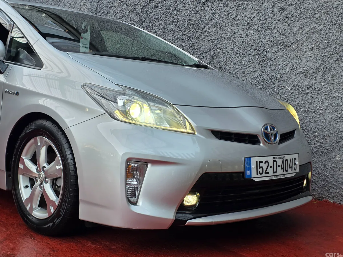 Toyota Prius Hatchback, Petrol Hybrid, 2015, Silver
