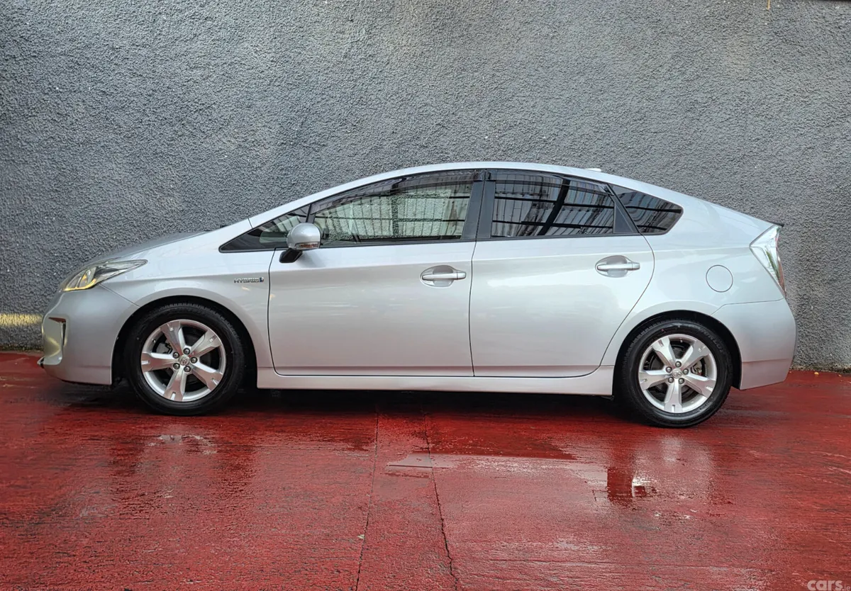 Toyota Prius Hatchback, Petrol Hybrid, 2015, Silver