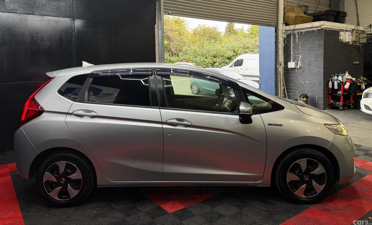 Honda Fit Hatchback, Petrol Hybrid, 2016, Silver