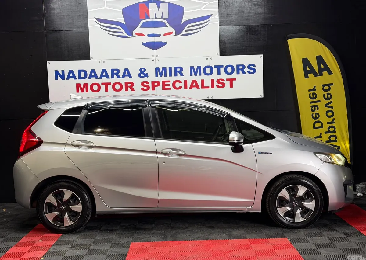 Honda Fit Hatchback, Petrol Hybrid, 2016, Silver