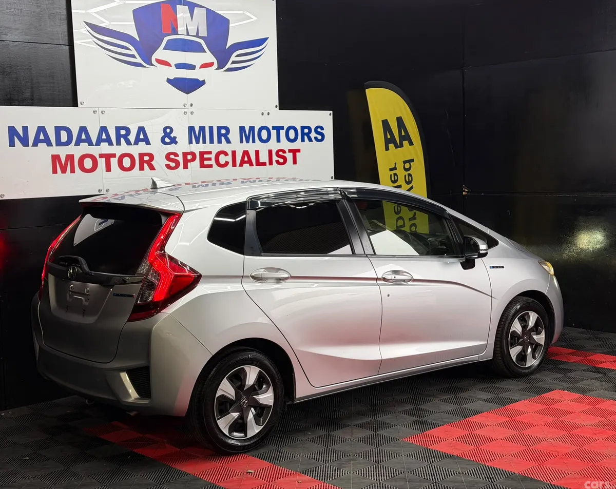 Honda Fit Hatchback, Petrol Hybrid, 2016, Silver