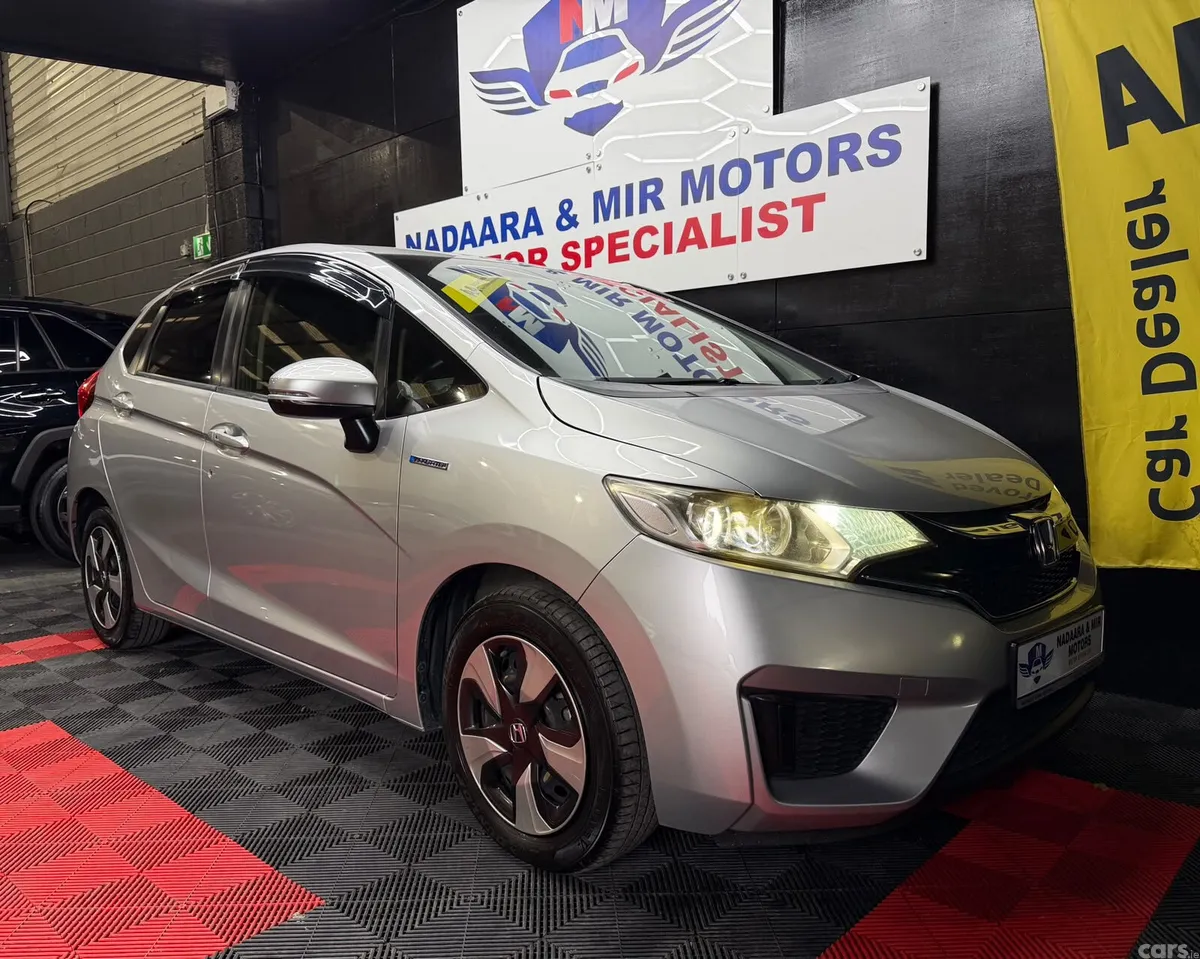 Honda Fit Hatchback, Petrol Hybrid, 2016, Silver