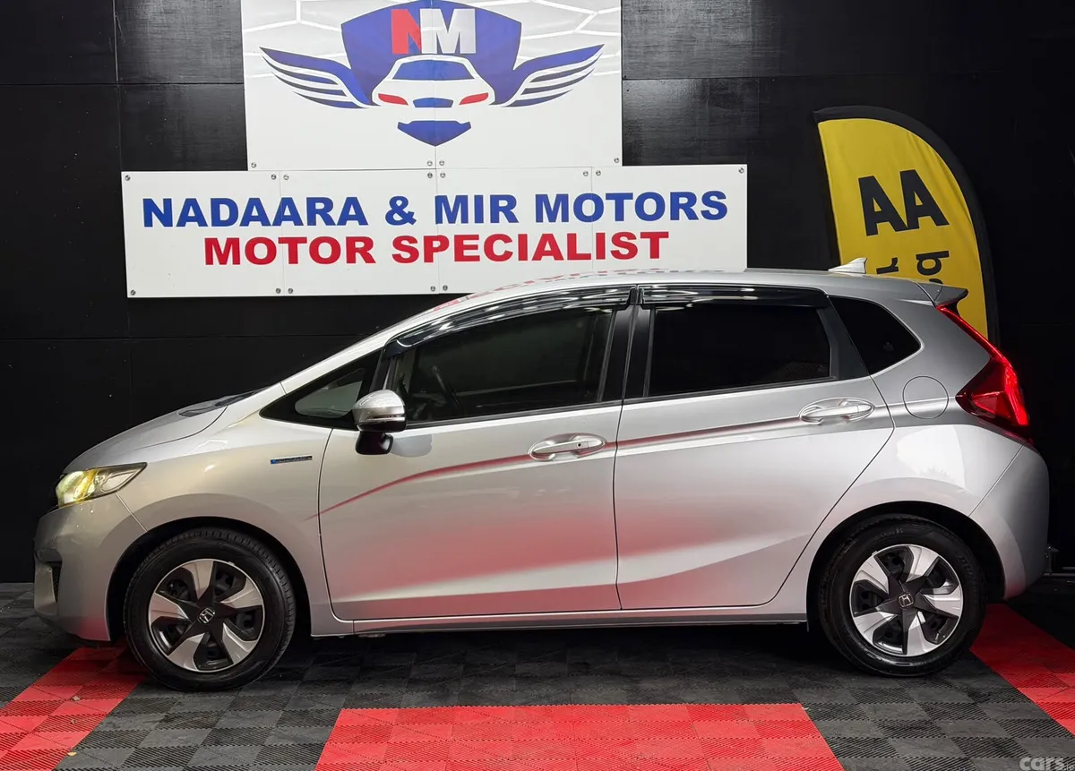 Honda Fit Hatchback, Petrol Hybrid, 2016, Silver
