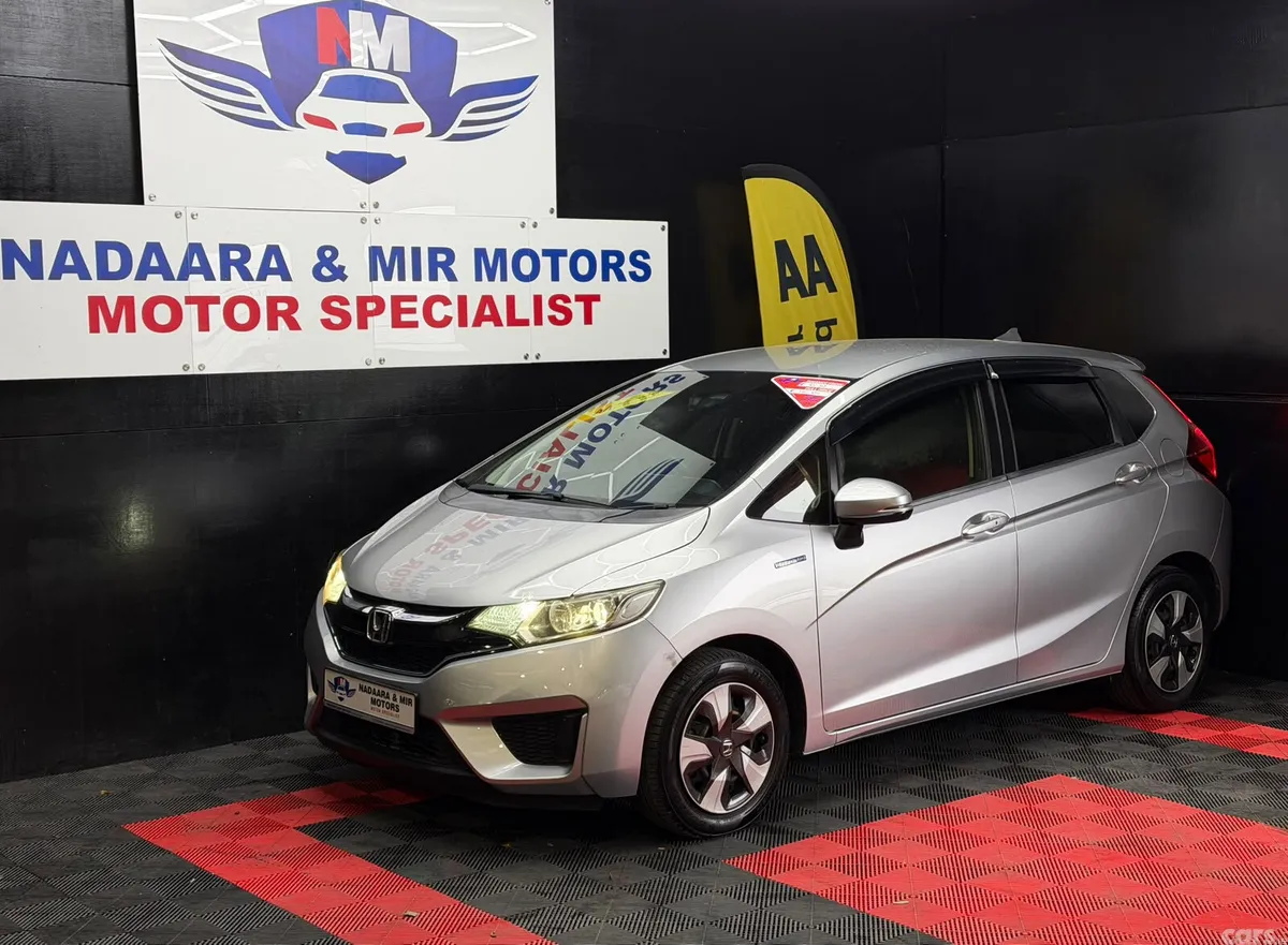 Honda Fit Hatchback, Petrol Hybrid, 2016, Silver