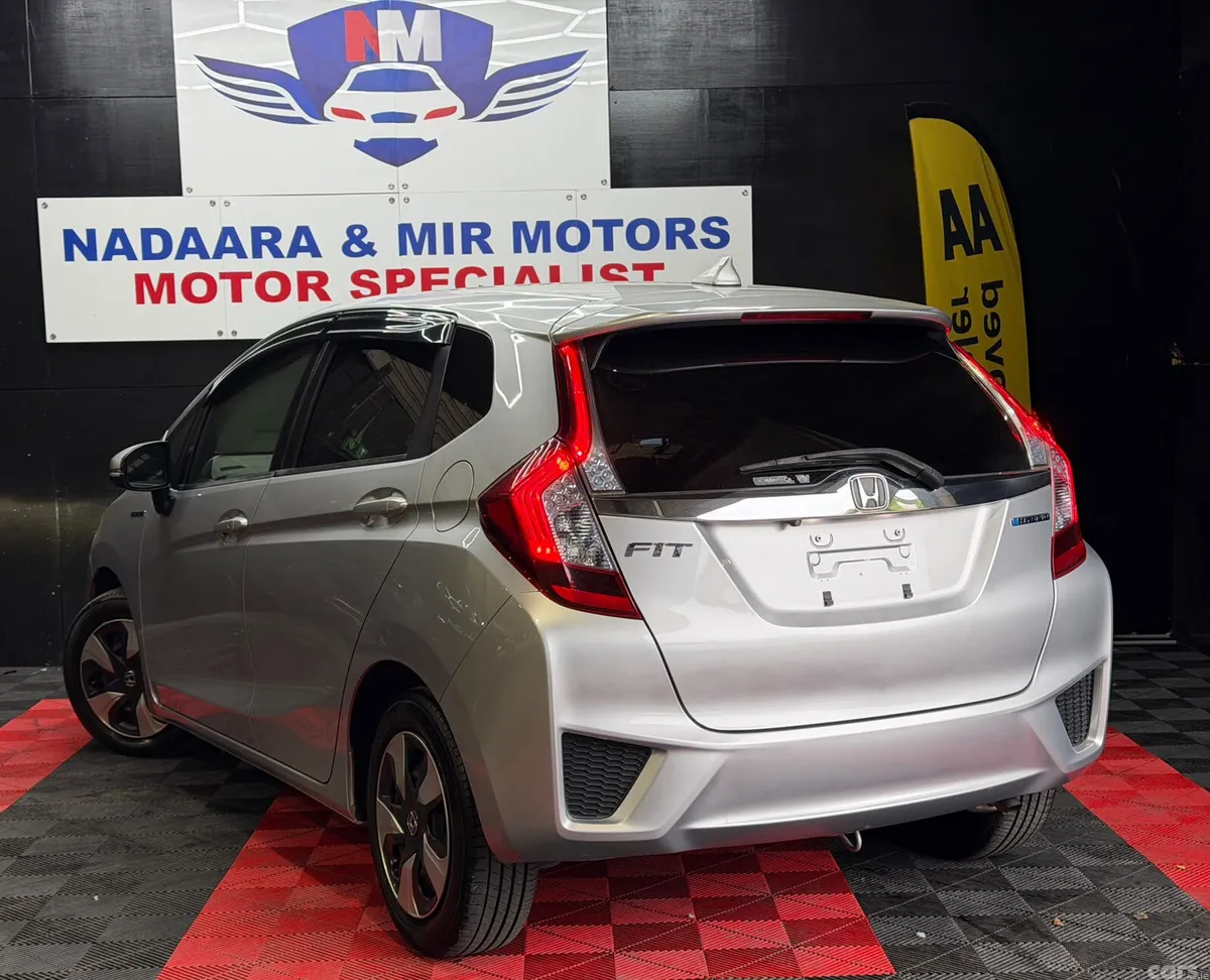 Honda Fit Hatchback, Petrol Hybrid, 2016, Silver